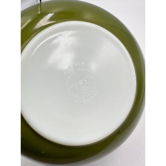 s-l400.jpg Pyrex 404 Verde Avocado Green 4 qt Mixing Bowl